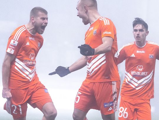 1. liga piłkarska - lider z Niecieczy zakończył rok zwycięstwem