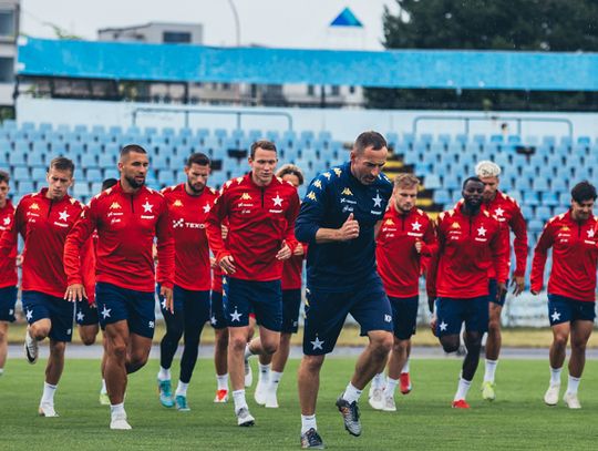 1. liga piłkarska - na starcie utytułowane kluby i potężny beniaminek