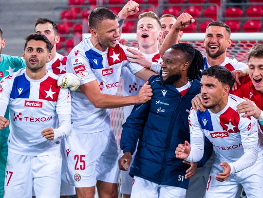 1. liga piłkarska - Polonia Warszawa i Wisła Kraków blisko baraży