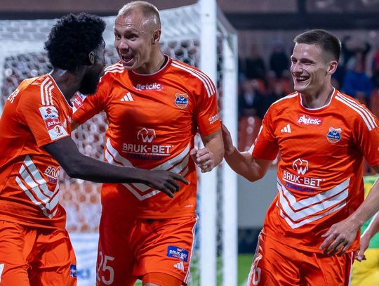 1. liga piłkarska - Termalica o krok od awansu. Warta i Stal Stalowa Wola zdegradowane