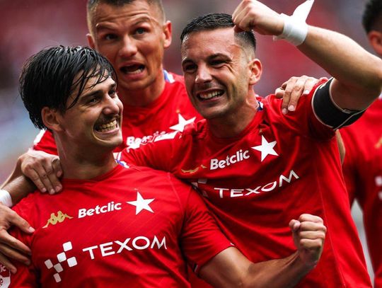 1. liga piłkarska - Wisła rozbiła ŁKS w obecności uhonorowanego Kasperczaka