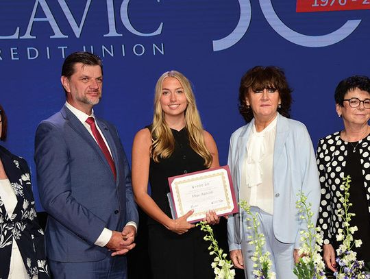 700 tysięcy dolarów od Naszej Unii na stypendia dla młodzieży polonijnej