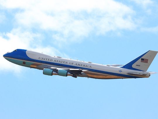 Administracja rezygnuje z wezwania dziennikarzy „NYT” do sądu za materiały o Air Force One