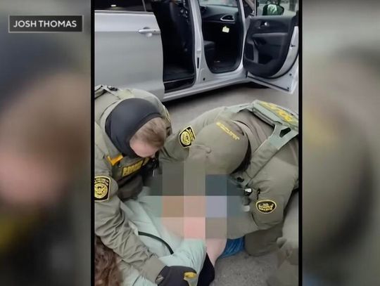 Agenci federalni zatrzymali pracownicę WGN News na północy Chicago