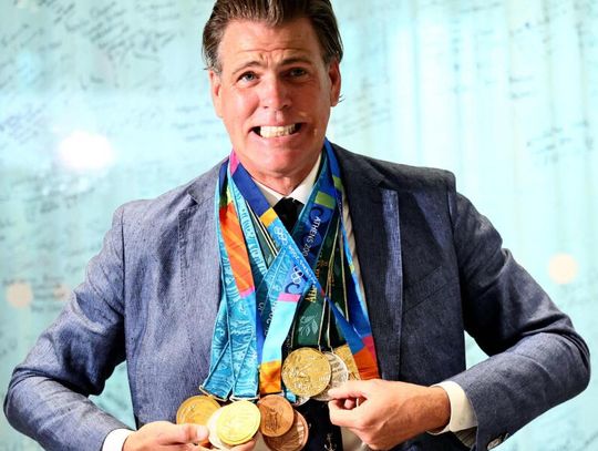 Amerykański pływak Gary Hall Jr otrzymał repliki utraconych medali olimpijskich