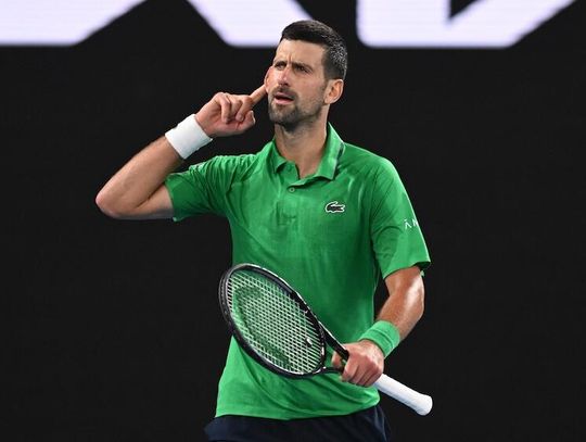 Australian Open - Djoković w ćwierćfinale po rezygnacji Mensika