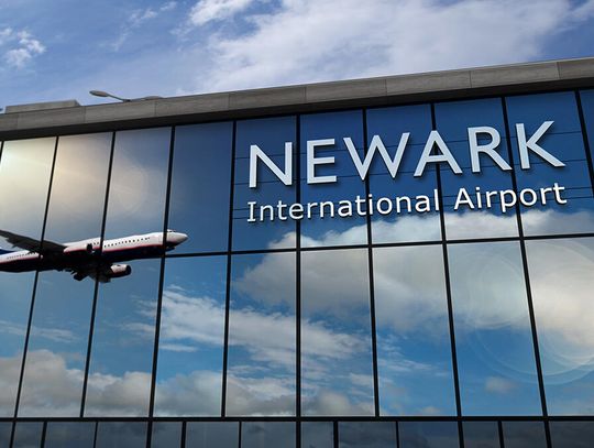 Awaria systemów w Newark i inne incydenty: jak bezpieczny jest amerykański system kontroli lotów?
