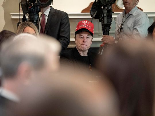 Axios: Musk obiecywał 2 bln dolarów oszczędności budżetowych, zaoszczędził 175 mld USD