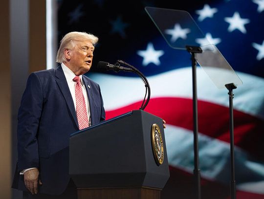 Badanie: poparcie dla prezydenta Trumpa utrzymuje się na najniższym poziomie w drugiej kadencji