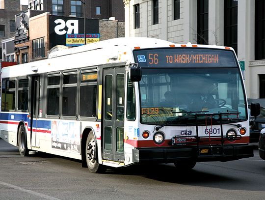 Bezpieczna jazda CTA. Do autobusu znowu przednimi drzwiami