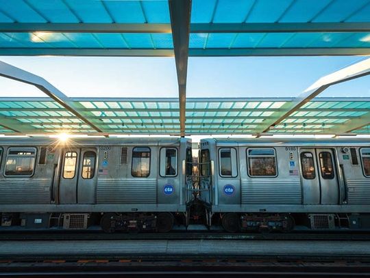 Bezpłatne przejazdy CTA i Metrą w noc sylwestrową