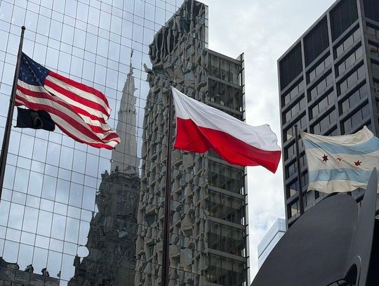 Biało-czerwona już powiewa w centrum Chicago! Wietrzne Miasto obchodzi polskie majowe święta