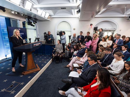 Biały Dom sugerował, że retoryka Demokratów doprowadziła do zamachów na Trumpa