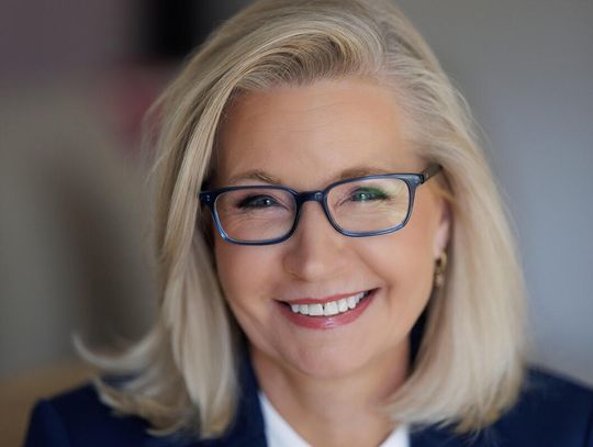 Biden odznaczył Liz Cheney za jej pracę w komisji śledczej ds. szturmu na Kapitol