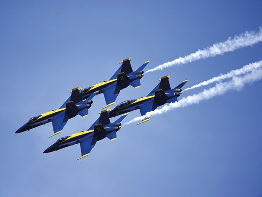 Blue Angels przelecą nad Chicago w podziękowaniu dla służby zdrowia