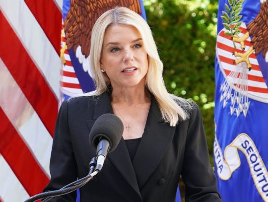 Bulwark: zwolennicy teorii spiskowych chcą dymisji prokurator generalnej i szefa CIA