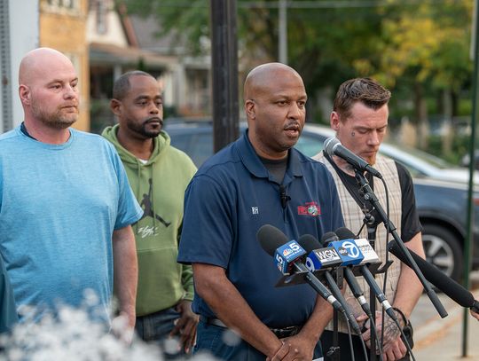 Burmistrz Forest Park: agenci ICE zaatakowali pracowników cmentarza z obywatelstwem USA, to była brutalna interwencja