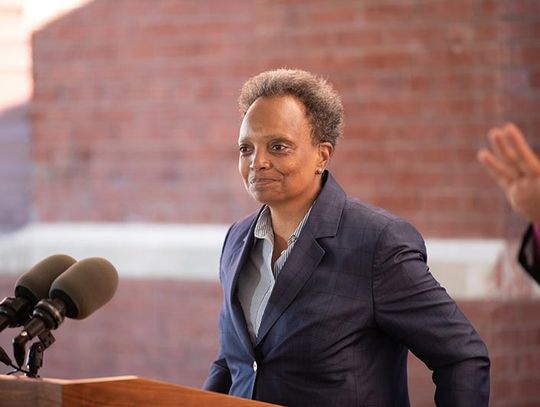 Burmistrz Lightfoot apeluje do gubernatora Teksasu o zaprzestanie wysyłania migrantów do Chicago