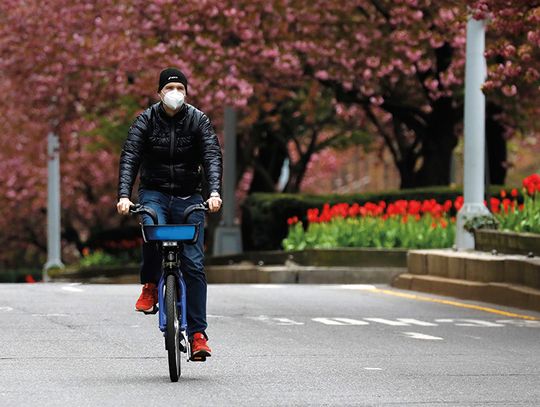 Burmistrzowie Des Plaines i Park Ridge wzywają do zakrywania ust i nosa