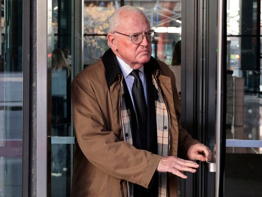 Były radny Edward Burke zwolniony z więzienia, ale jeszcze nie na wolności