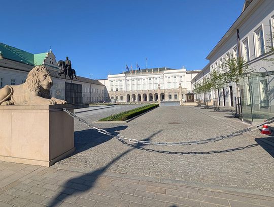 CBOS: w kwietniu Nawrocki liderem rankingu zaufania; na drugim miejscu ex aequo Kosiniak-Kamysz i Sikorski