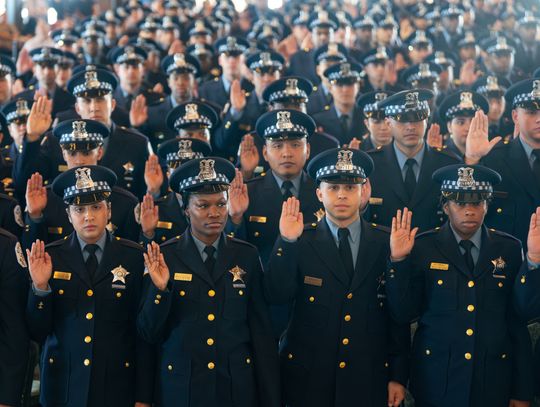 Chicago ma dwustu nowych policjantów, a 16. dystrykt policji w Jefferson Park – nowego komendanta