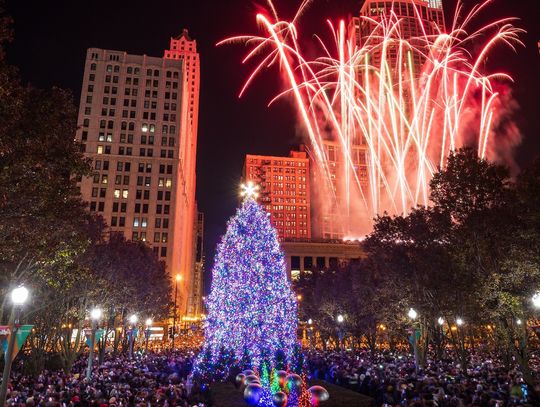 Chicago zapali światełka na choince w Millennium Park 19 listopada