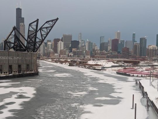 Ciało wyciągnięte z zamarzniętej rzeki Chicago