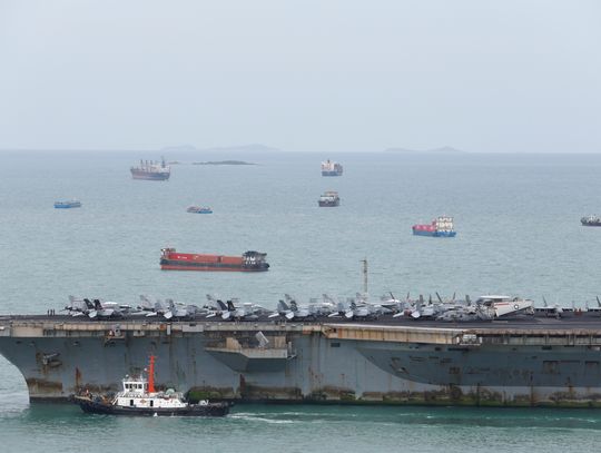 CNN: lotniskowiec USS Lincoln zardzewiał na Bliskim Wschodzie i wymaga 30 dni konserwacji