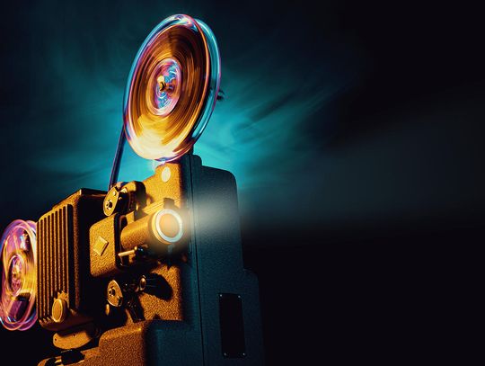 Co oglądamy w kinie, a co domu