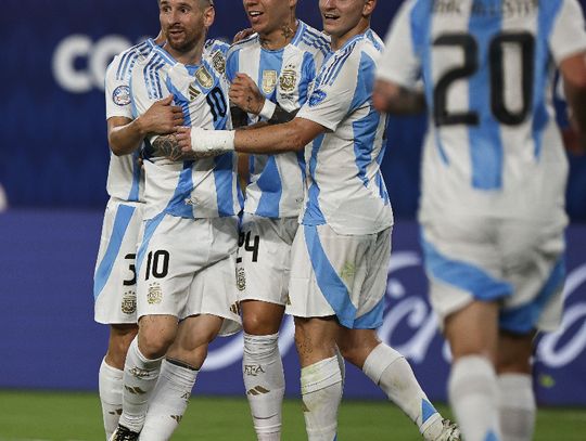 Copa America - broniąca tytułu Argentyna pierwszym finalistą