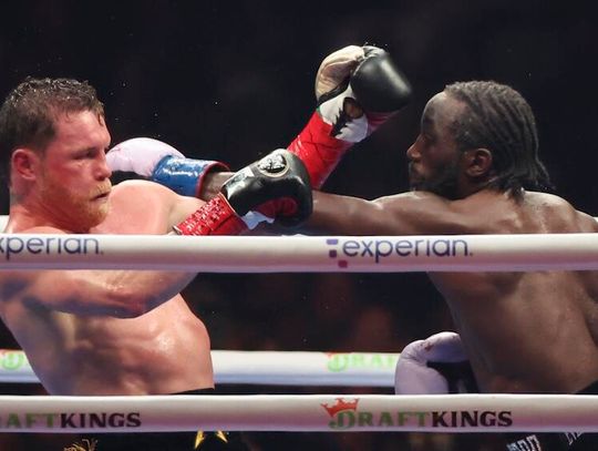 Crawford zdetronizował Alvareza w wadze superśredniej