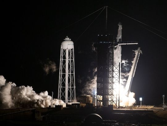 Czterej astronauci, w tym pierwszy Turek, przybyli na Międzynarodową Stację Kosmiczną (WIDEO)