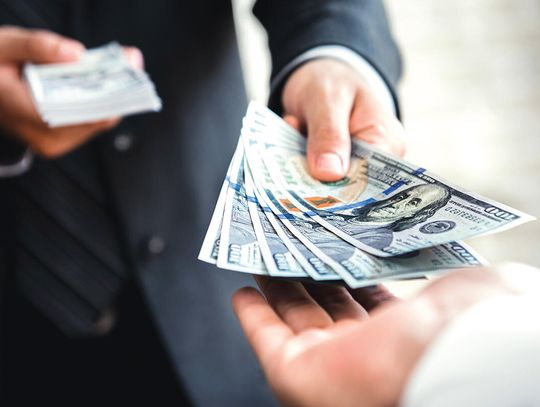 Darowizna warunkowa: jak uchronić się przed niewdzięcznością