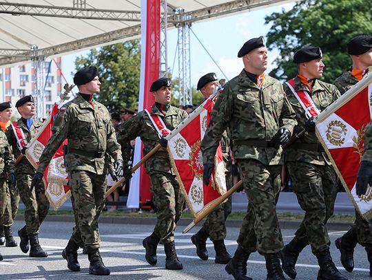 Defiladę w Katowicach oglądało około 200 tys. osób (ZDJĘCIA)