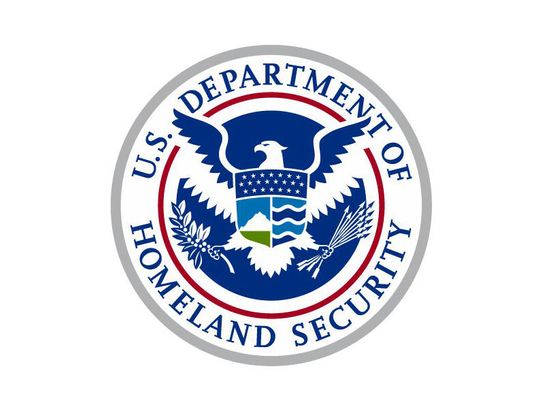 DHS ostrzega: meksykańskie gangi oferują nagrody za zabójstwa agentów ICE w Chicago