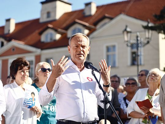 Donald Tusk: Pomysł, żeby rząd finansował spot, żeby puszczać go przed filmem Holland – aberracja