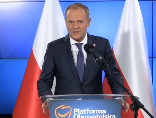 Donald Tusk: zwracam się do oficerów i generałów Wojska Polskiego o zachowanie zimnej krwi i maksimum odpowiedzialności