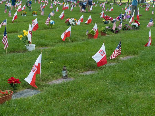 Dusze Bogu, ciała Ameryce a serca Ojczyźnie oddali. Obchody Memorial Day na cmentarzu Maryhill