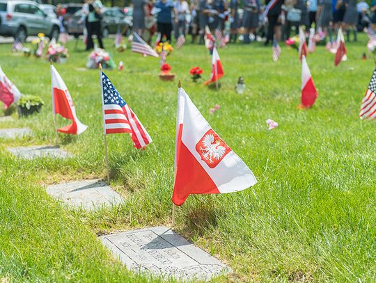 Dusze Bogu, ciała Ameryce, serca Ojczyźnie oddali. Polonijne obchody Memorial Day