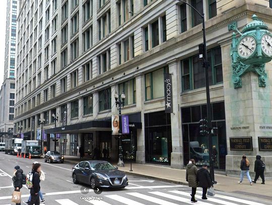 Dwoje nastolatków ukryło się w Macy’s i okradło sklep po zamknięciu