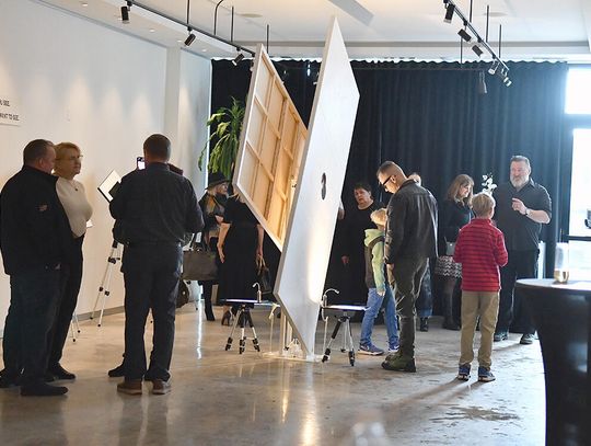 Dziesięć lat dialogu ze sztuką na wspaniały cel