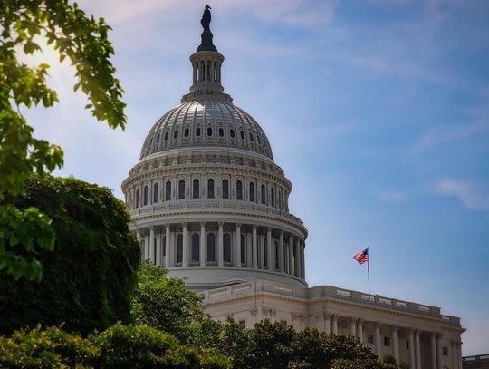 Ekspert: Trump ma czas do 1 maja aby uzyskać zgodę Kongresu na prowadzenie wojny w Iranie