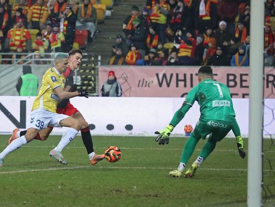 Ekstraklasa - Jagiellonia liderem, emocje w Zabrzu i Gdyni