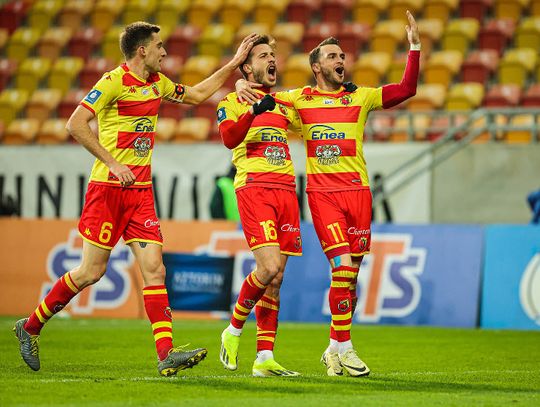 Ekstraklasa piłkarska - Jagiellonia ucieka wiceliderowi Śląskowi