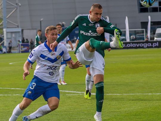 Ekstraklasa piłkarska - Lech nie wykorzystał szansy, Legia goni czołówkę