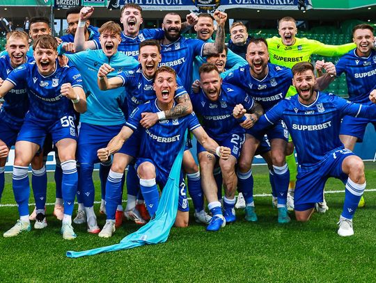 Ekstraklasa piłkarska - Lech pokonał Legię i jest liderem, spadek Stali i Śląska