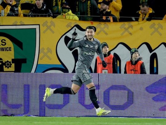 Ekstraklasa piłkarska - Legia z Papszunem wciąż bez zwycięstwa