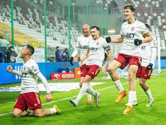 Ekstraklasa piłkarska - porażki Rakowa i Lecha, remis Legii