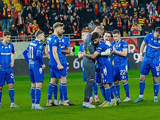 Ekstraklasa piłkarska - PZPN przestrzega przed nieuczciwym wpływaniem na wyniki